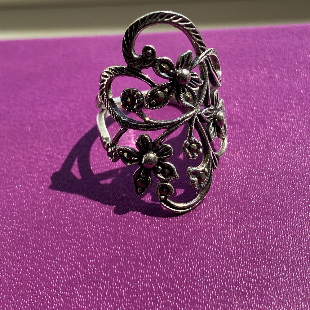 Sterling silver and Marcasite Ring